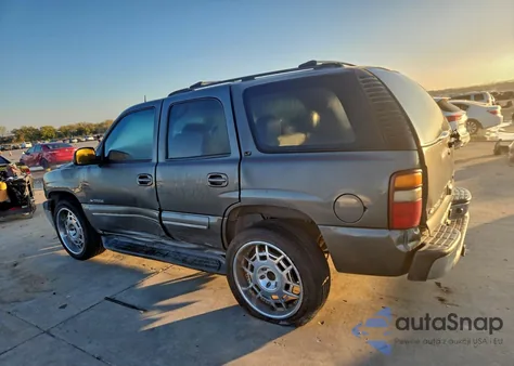 2002 Chevrolet Tahoe C1500 из США, поврежденный, VIN 1GNEC13Z72R309628